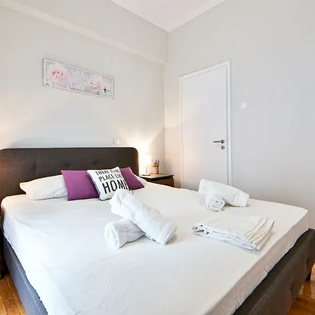 Renovated Flat In Perfect Location * アテネ