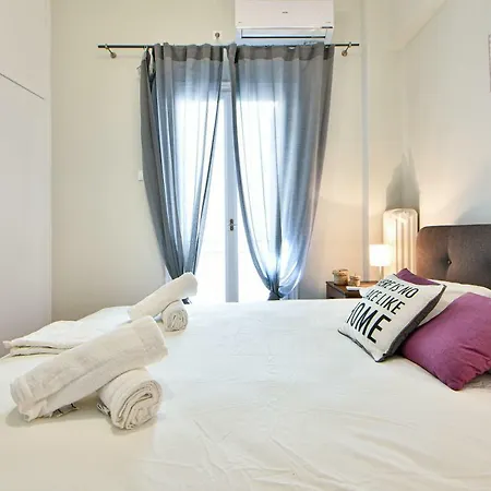 Renovated Flat In Perfect Location アパート アテネ